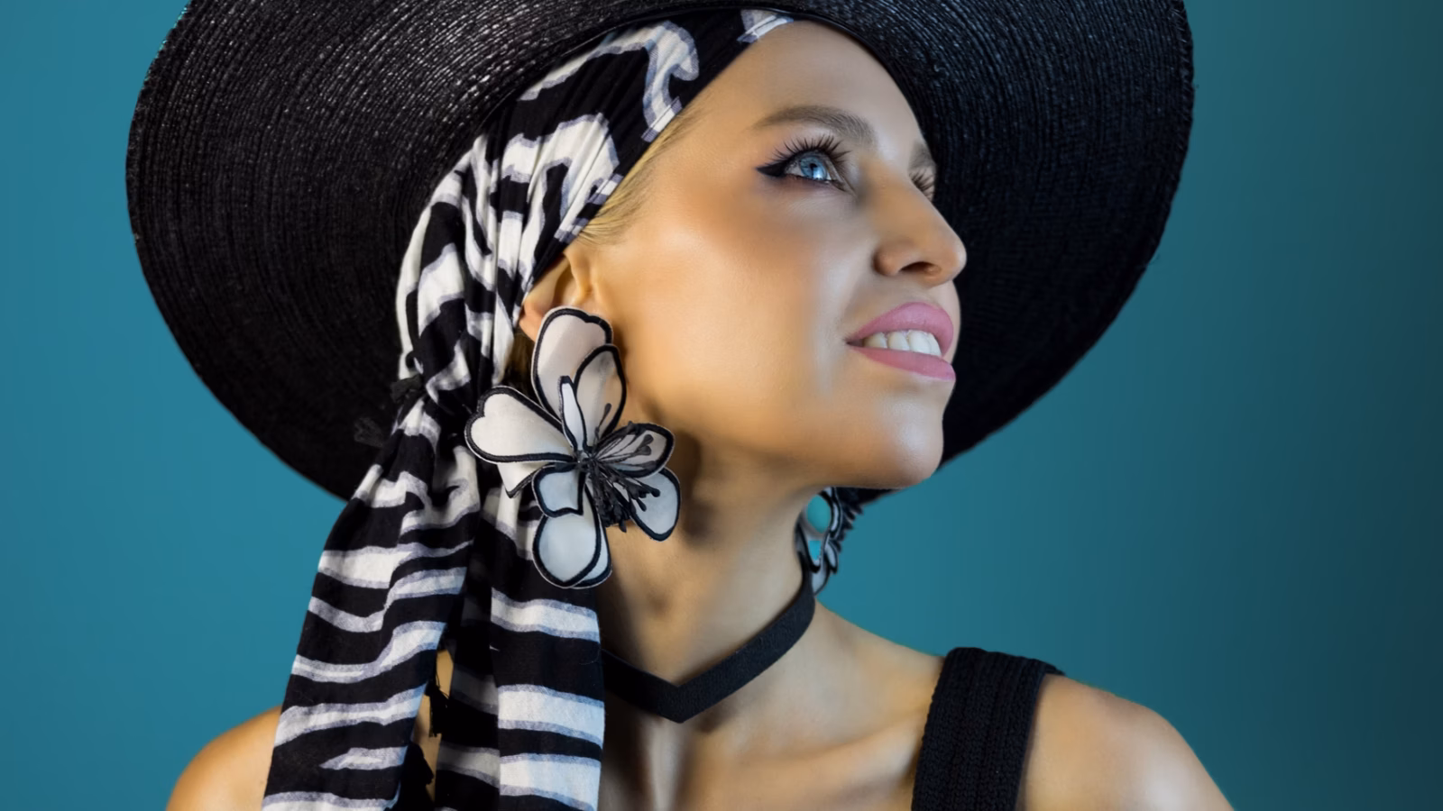 Amonita Returns to Enormous Tunes with ‘Neon Light’ EP